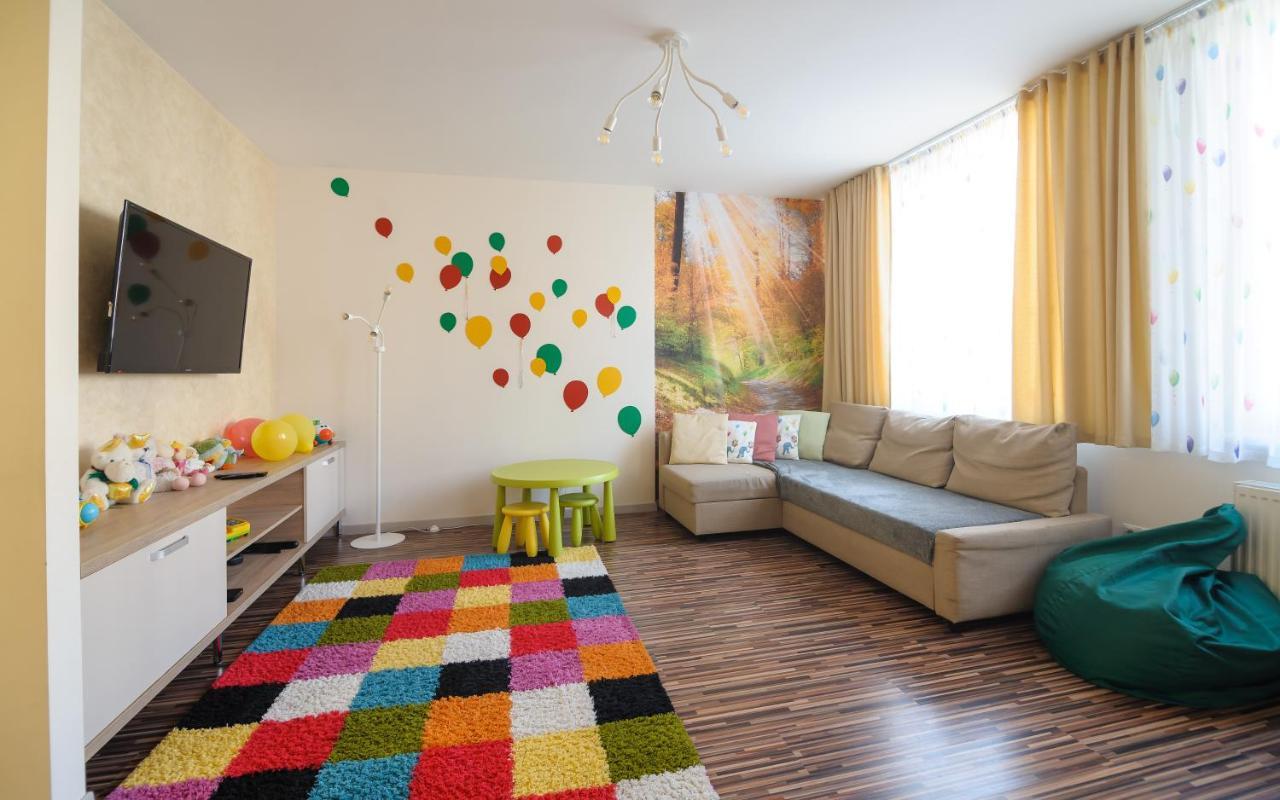 Colored Balloons - 3 Bedrooms, 3 Bathrooms, Equipped Large Apartments Lviv Kültér fotó