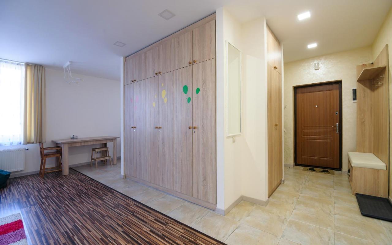 Colored Balloons - 3 Bedrooms, 3 Bathrooms, Equipped Large Apartments Lviv Kültér fotó