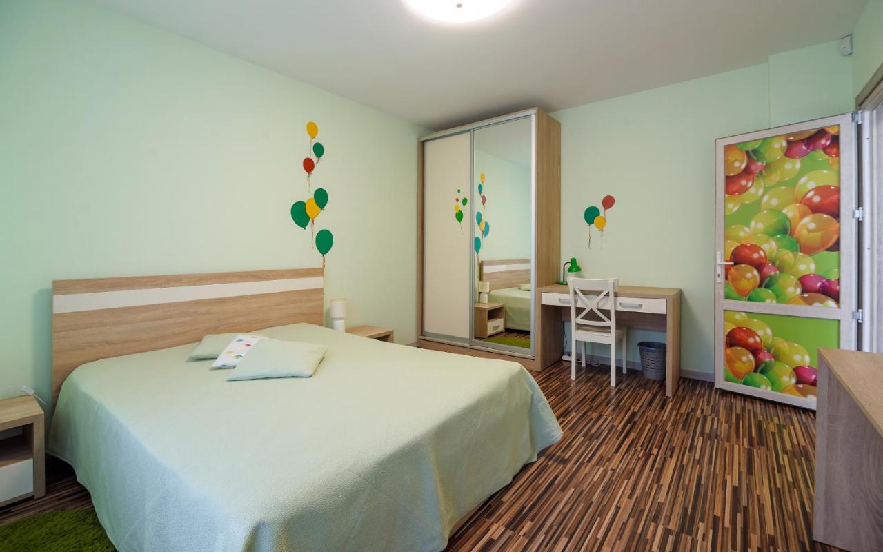 Colored Balloons - 3 Bedrooms, 3 Bathrooms, Equipped Large Apartments Lviv Kültér fotó