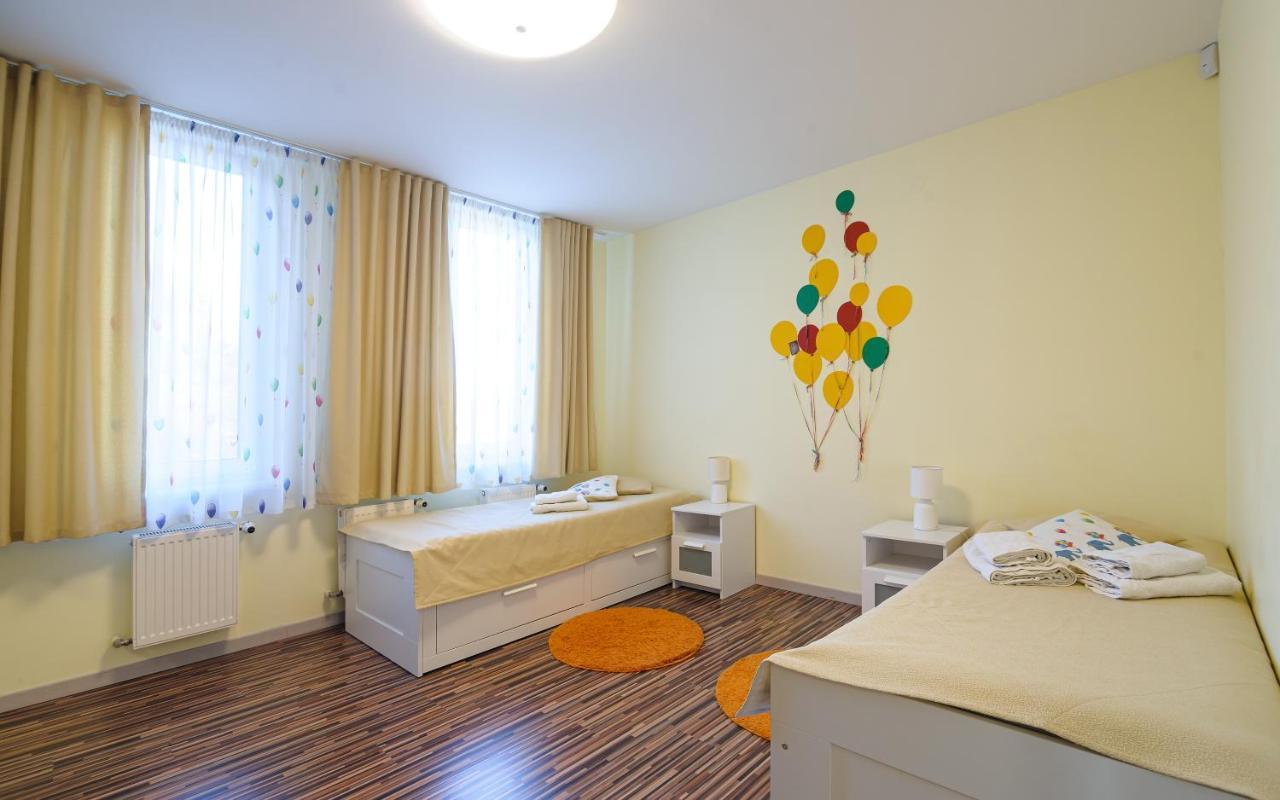 Colored Balloons - 3 Bedrooms, 3 Bathrooms, Equipped Large Apartments Lviv Kültér fotó