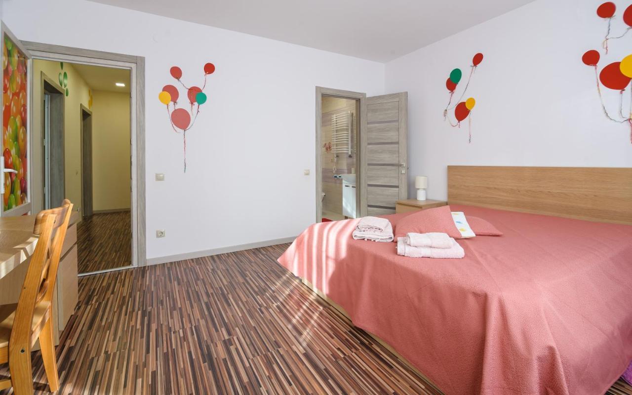 Colored Balloons - 3 Bedrooms, 3 Bathrooms, Equipped Large Apartments Lviv Kültér fotó