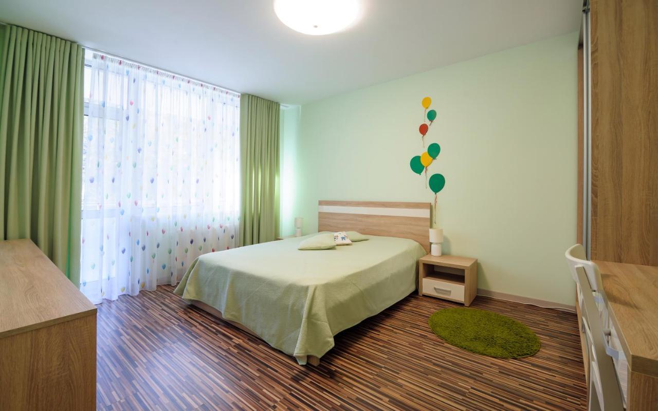 Colored Balloons - 3 Bedrooms, 3 Bathrooms, Equipped Large Apartments Lviv Kültér fotó