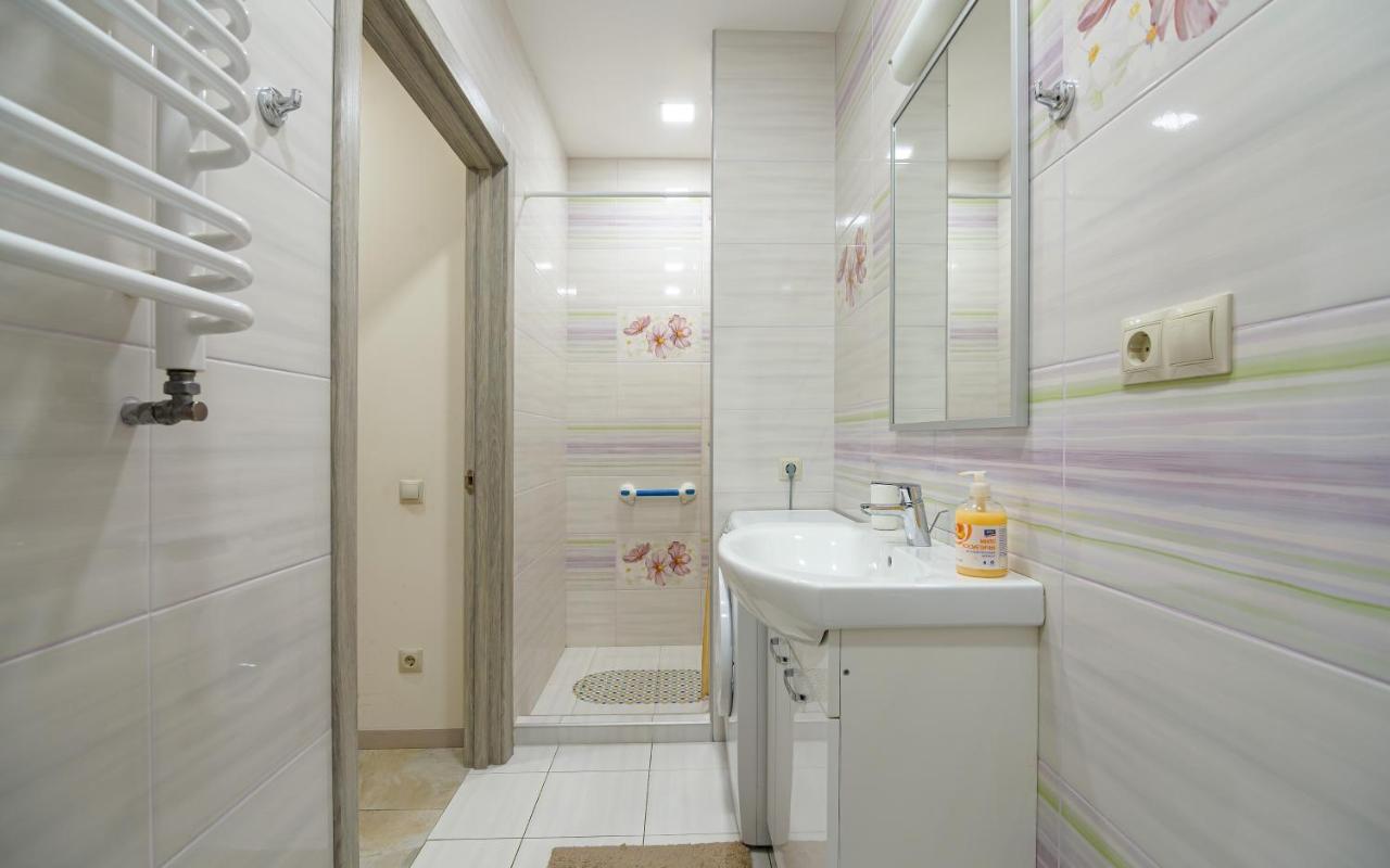 Colored Balloons - 3 Bedrooms, 3 Bathrooms, Equipped Large Apartments Lviv Kültér fotó