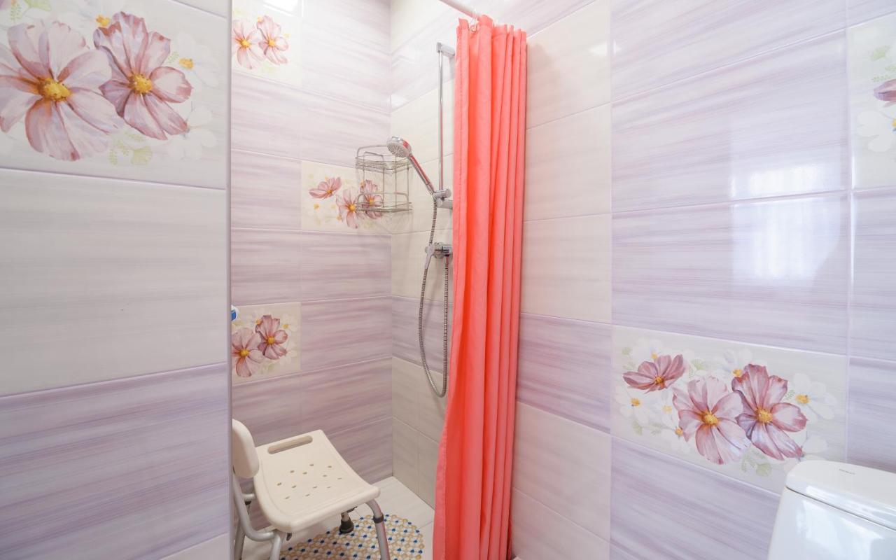 Colored Balloons - 3 Bedrooms, 3 Bathrooms, Equipped Large Apartments Lviv Kültér fotó